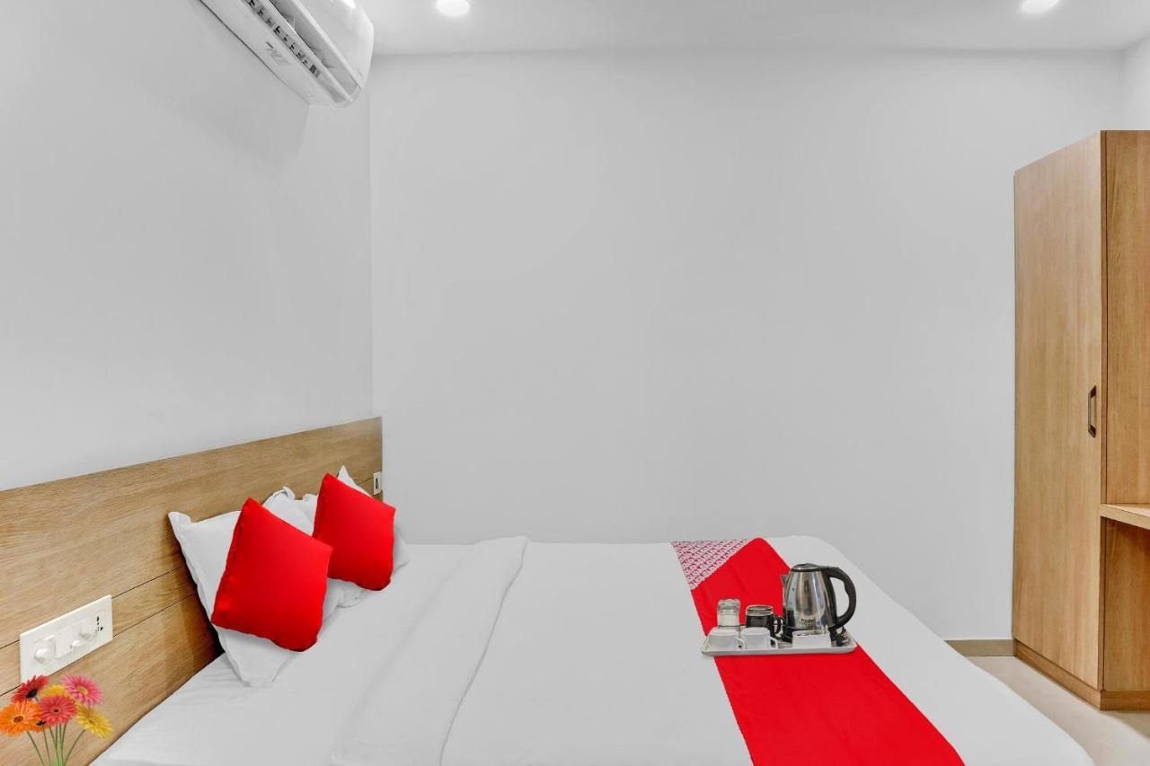 Oyo Flagship Hotel Bluemoon Warangal Exteriör bild