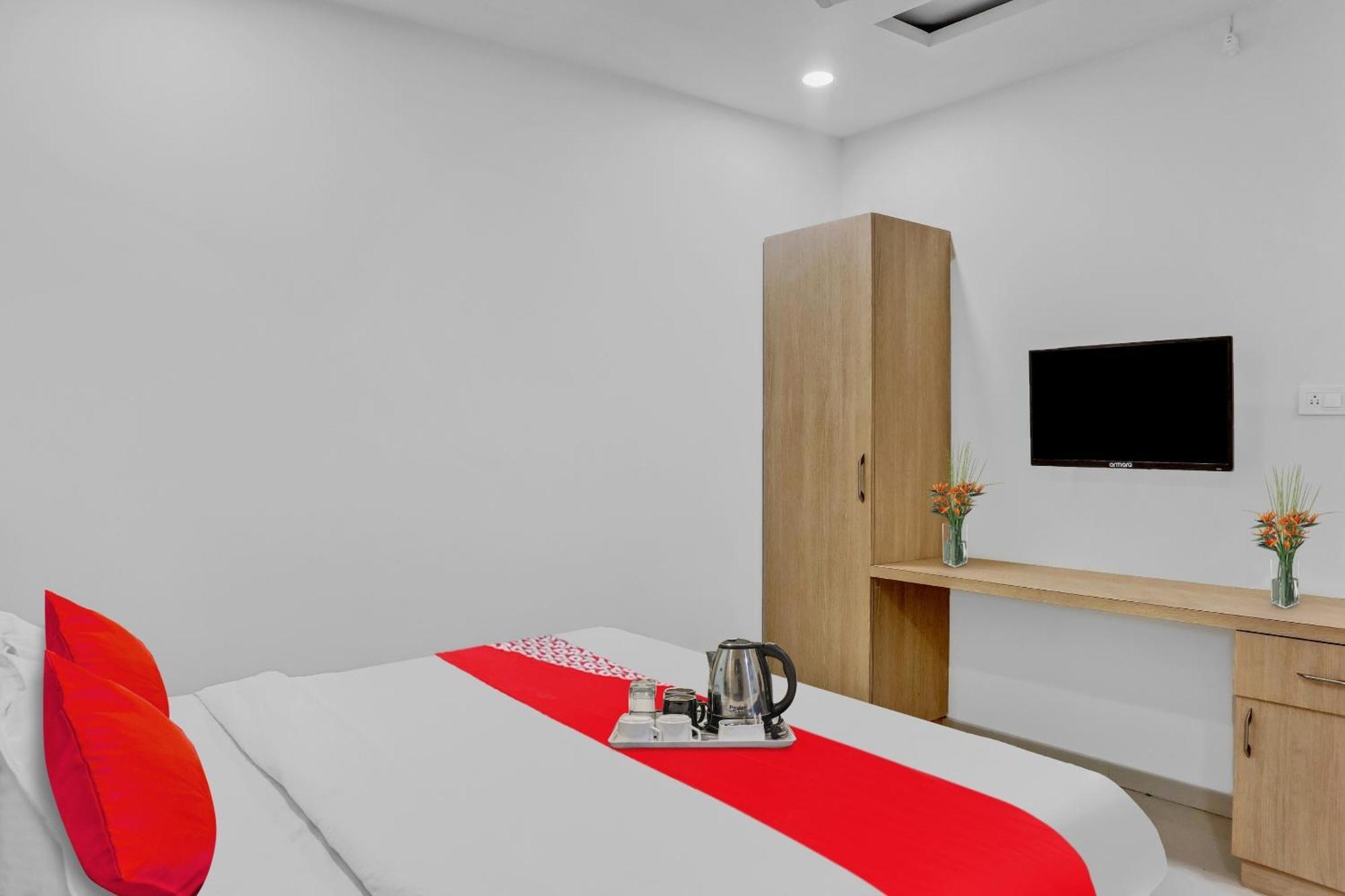 Oyo Flagship Hotel Bluemoon Warangal Exteriör bild