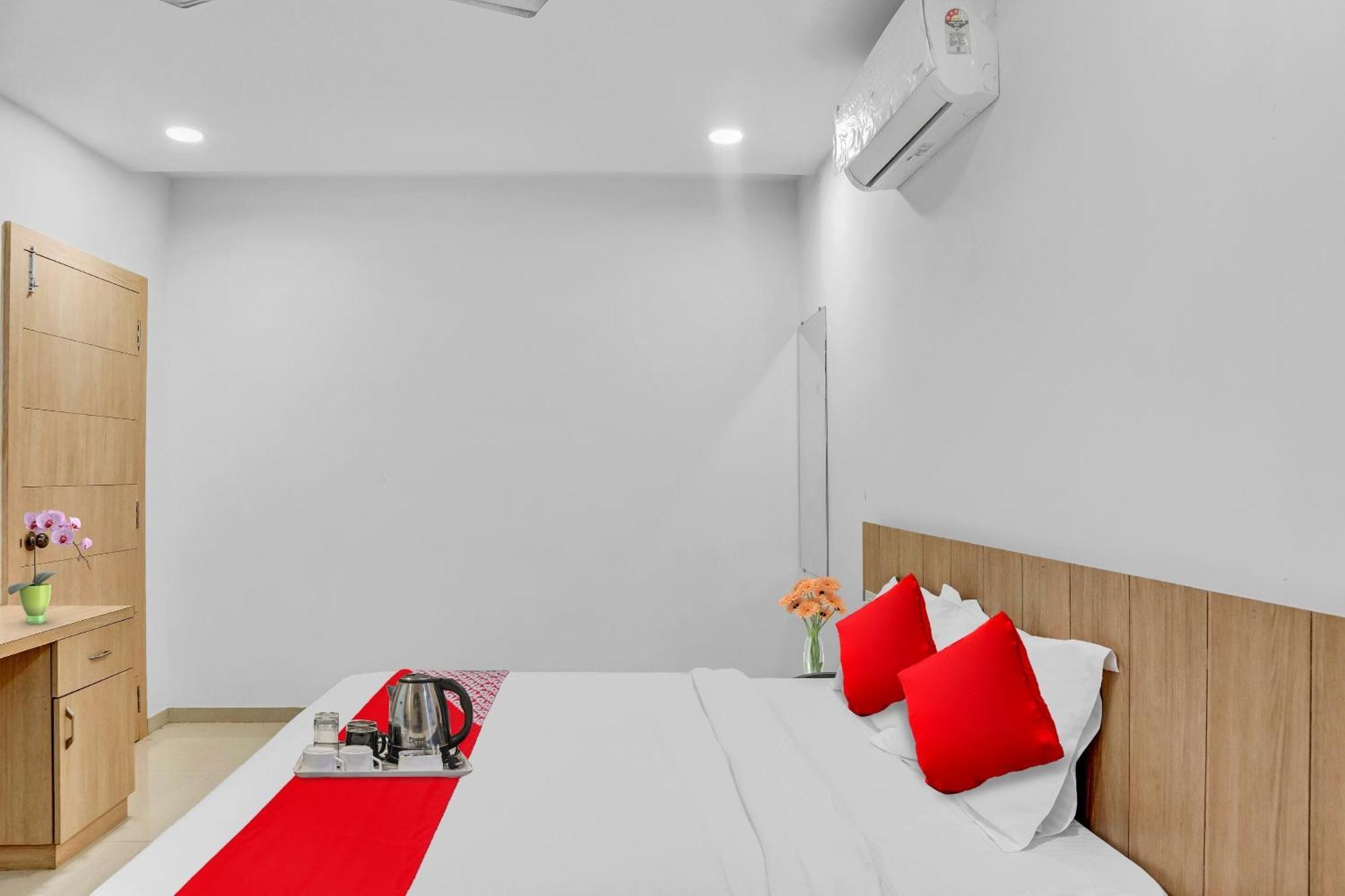 Oyo Flagship Hotel Bluemoon Warangal Exteriör bild