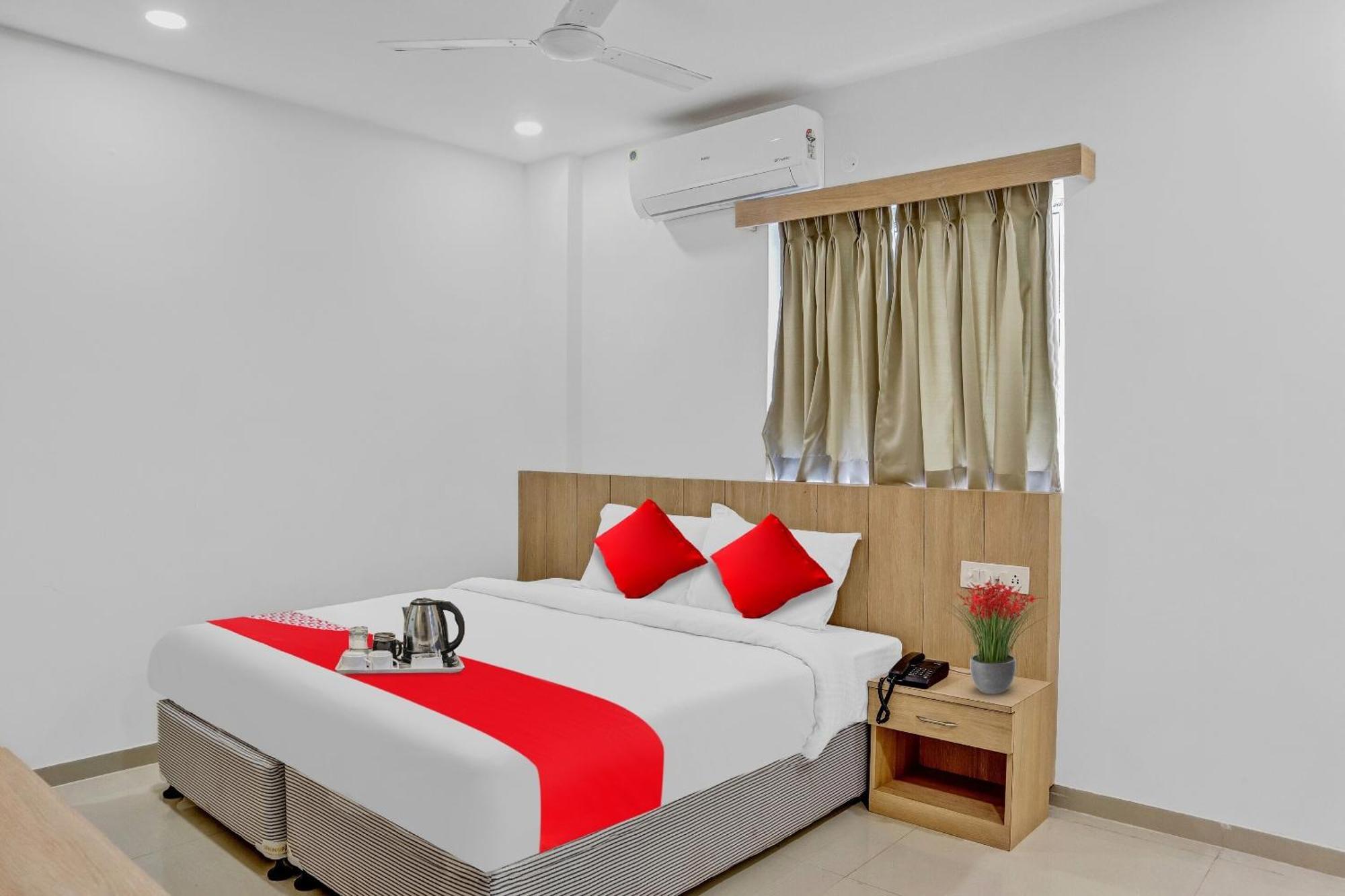 Oyo Flagship Hotel Bluemoon Warangal Exteriör bild